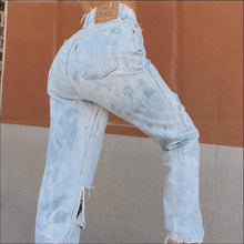 Load image into Gallery viewer, Leviโs 512 Jeans (size 2)