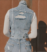 Load image into Gallery viewer, Levi’s Vest
