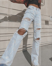 Load image into Gallery viewer, Splattered Express jeans (Size 2)