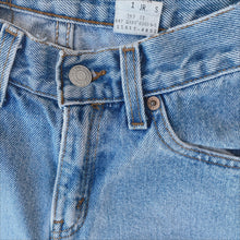 Load image into Gallery viewer, Levi’s 517

