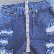 Load image into Gallery viewer, Wrangler Cut-offs (size 00)
